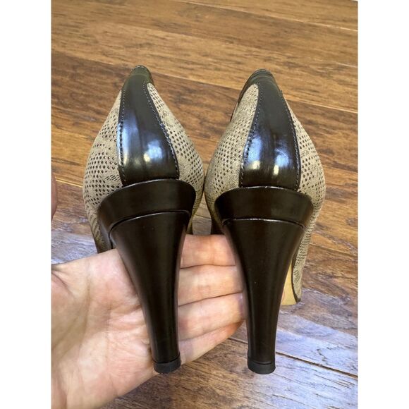 TARYN ROSE Floral Embossed Leather Heeled Zip Up Booties, Sz 39 (US 8.5) - Picture 7 of 11